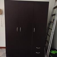 Armadio tre ante