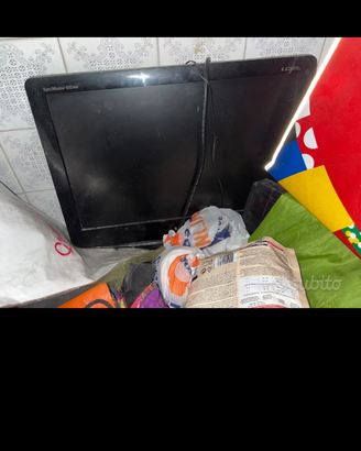 Televisore, schermo piatto HD a soli 30 €