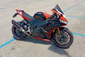 APRILIA RSV4 1100 FACTORY SE SBK-09 MAX BIAGGI 