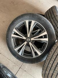 Cerchi 18 nissan con gomme