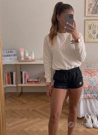 Felpa Adidas Originals bianca con logo ricamato
