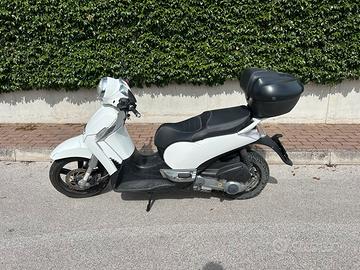 Scooter scarabeo 300s