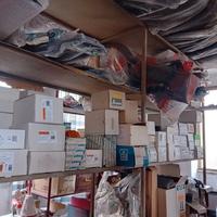 Stock in blocco ricambi auto 