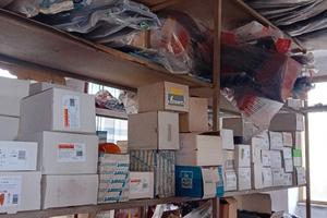 Stock in blocco ricambi auto 