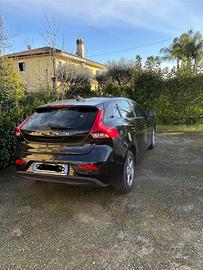 Volvo v40 d2