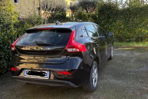 Volvo v40 d2