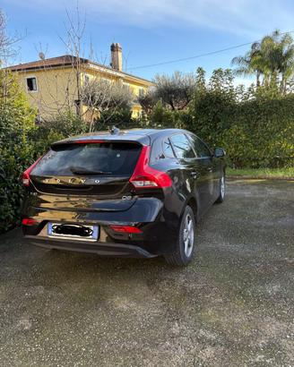 Volvo v40 d2