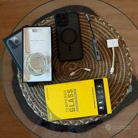Iphone 13 pro max 256gb con accessori