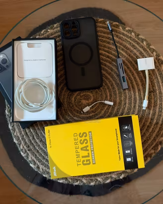 Iphone 13 pro max 256gb con accessori