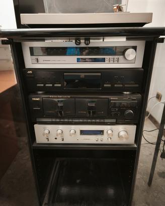 amplificatore e  giradischi con casse 