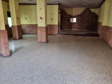 Locale commerciale di mq 200 in centro eboli