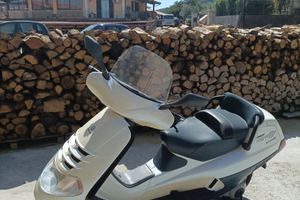 Piaggio Hexagon GTX 180