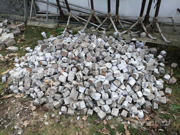 Cubetti in porfido rosso del trentino