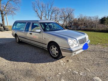Autofunebre Mercedes W210 trasformazione Pilato