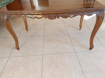 Tavolino in puro legno lavorato a mano