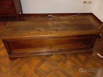 Cassapanca in legno
