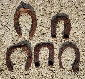 Ferri di cavallo asino e mulo vecchi vintage usati