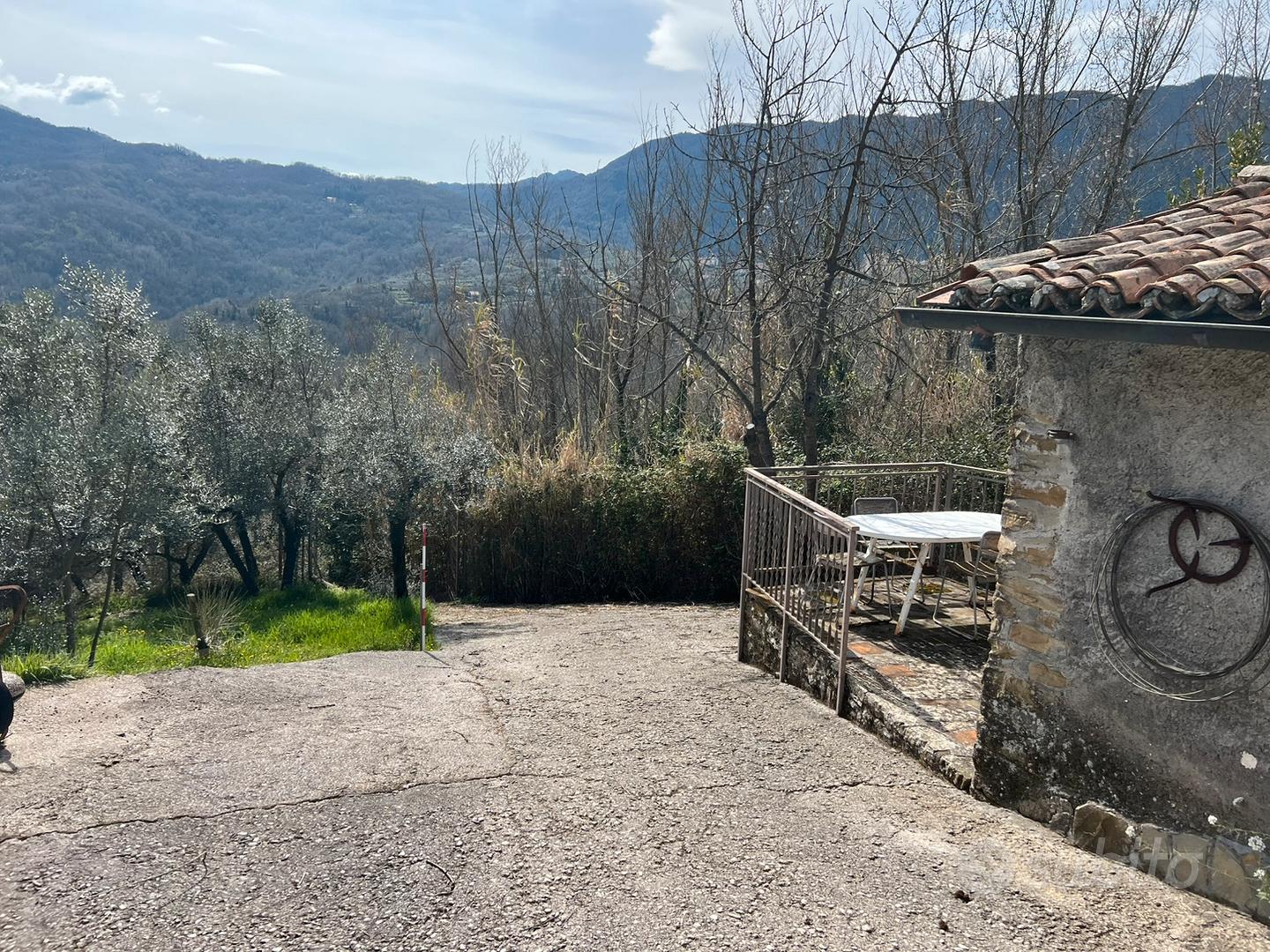 Terreno local pisoniano con pozzo e cisterna - Vista 5