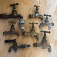 rubinetti antichi in ottone