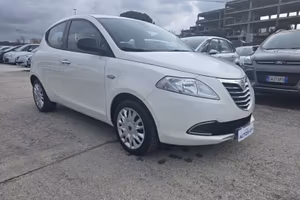 Lancia Ypsilon 1.2 69 CV 5 porte Gold