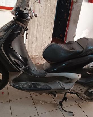 Piaggio Beverly 250 anno 2004