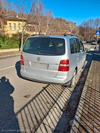 Volkswagen Touran 7-posti

