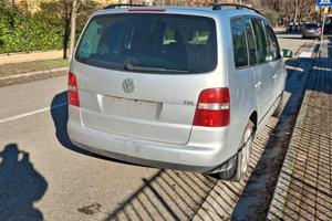 Volkswagen Touran 7-posti

