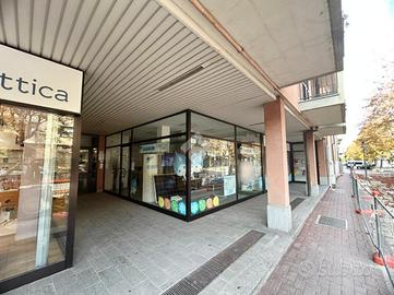 NEGOZIO A RIVAROLO CANAVESE