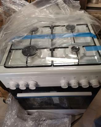 Beko, forno a gas con forno elettrico, 60x60 cm.