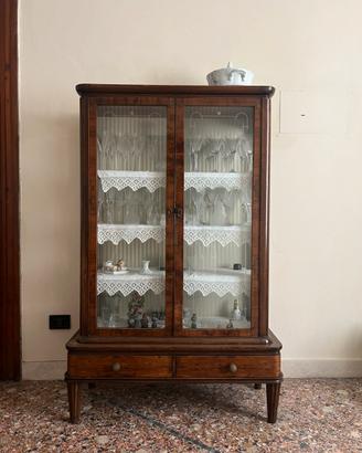 Vetrina fine 800