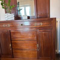 cassettiera e conodini antichi