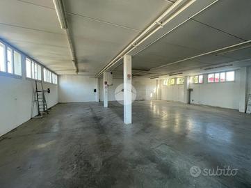 CAPANNONE A ALBANO SANT'ALESSANDRO