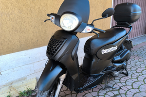 Scooter 125 scarabeo