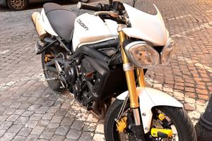 TRIUMPH STREET TRIPLE 675 NAKED SPORTIVA