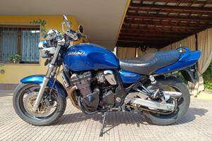 Suzuki GSX 750 Inazuma 