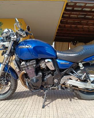 Suzuki GSX 750 Inazuma 