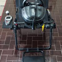 Postazione simulatore Thrustmaster