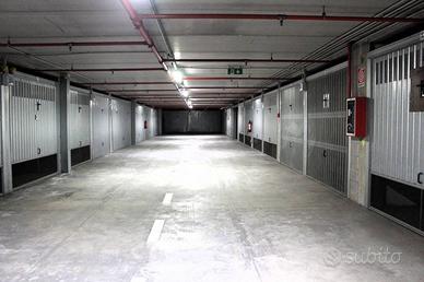 Box / Garage di 27 m² a Milano