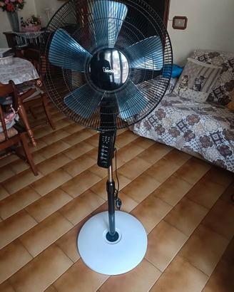 Ventilatore a piantana