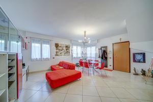 VILLA A SCHIERA DI TESTA CON GIARDINO E TERRAZZO!!
