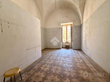 4 LOCALI A LECCE