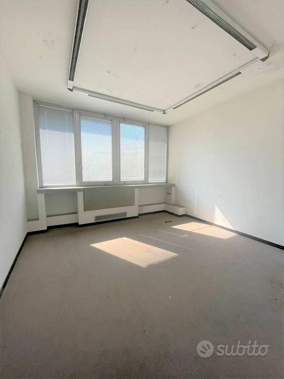 Immobile di 1430 m² con 5 locali a Prato - Vista 2