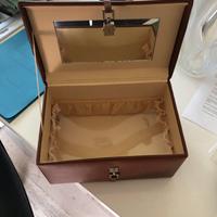 Porta gioie borsa rigida cuoio con sacco