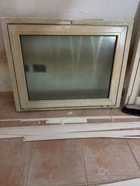 Finestrino alluminio con vetro camera