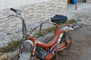 Piccola moto guzzi.
