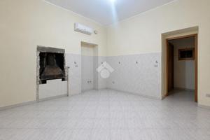 CASA SEMINDIPENDENTE A BOTRICELLO