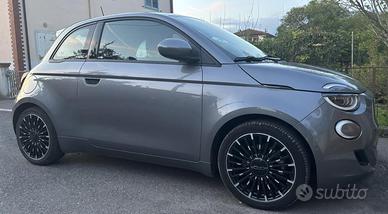 500e Berlina 42 kWh Icon +