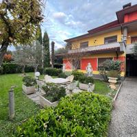 VILLA SINGOLA A CASTEL GOFFREDO