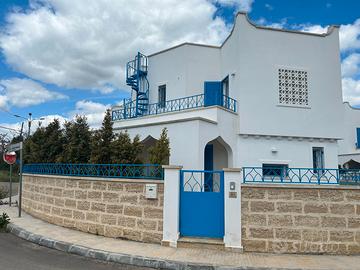 Villino con piccola piscina vicino Torre Lapillo