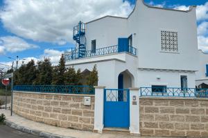 Villino con piccola piscina vicino Torre Lapillo